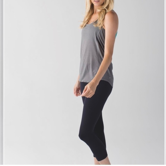 Lululemon Wild Tank Heathered Slate Blue Tropics fabric sweat-wicking size:6 - Picture 3 of 16
